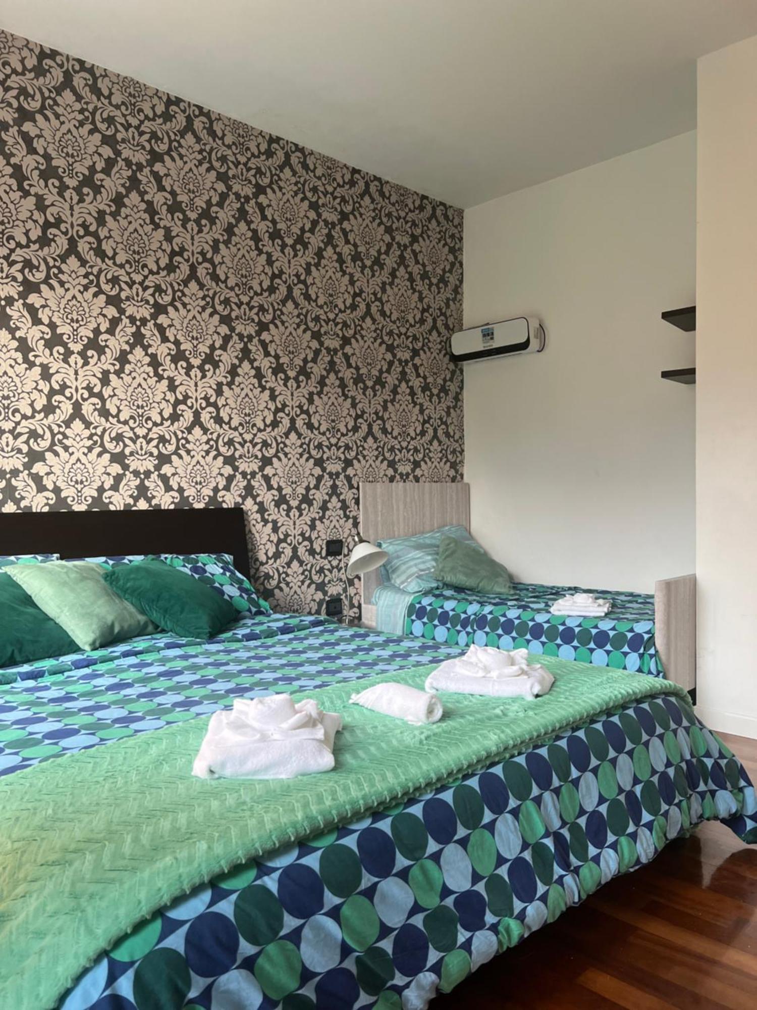B&B Resilienza - Camera Privata Con Bagno Lecco Buitenkant foto