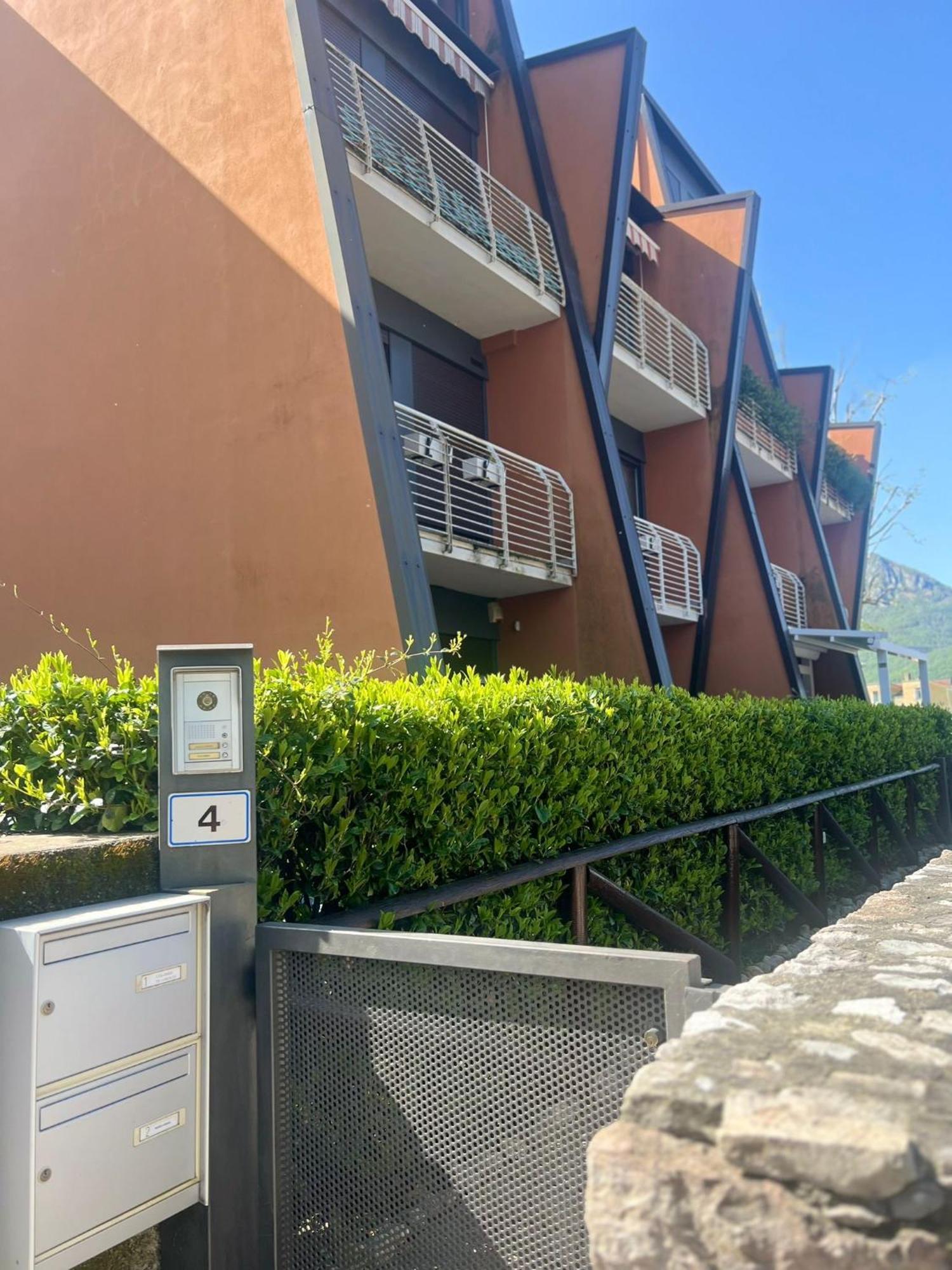 B&B Resilienza - Camera Privata Con Bagno Lecco Buitenkant foto
